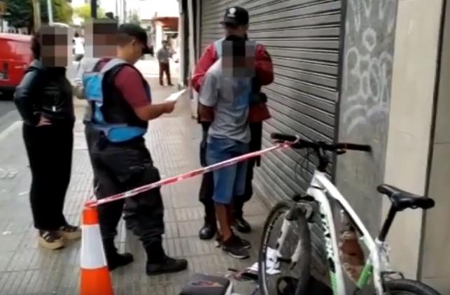 arrebatador de celulares en Recoleta