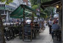 Veredas ocupadas por bares